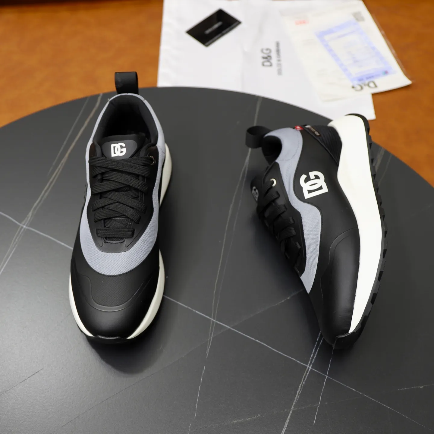 Men's Men's Shoes💰520💰••New arrivals••Dolce&Gabbana••DG✔️High-end men's sports•casual shoes. Original goods from top counters. Original imported multiple material splicing design ➕Original TPR elastic outsole.  Size: 38-44 (45, 46 customized)